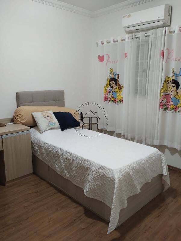 Casa, 3 quartos, 210 m² - Foto 8
